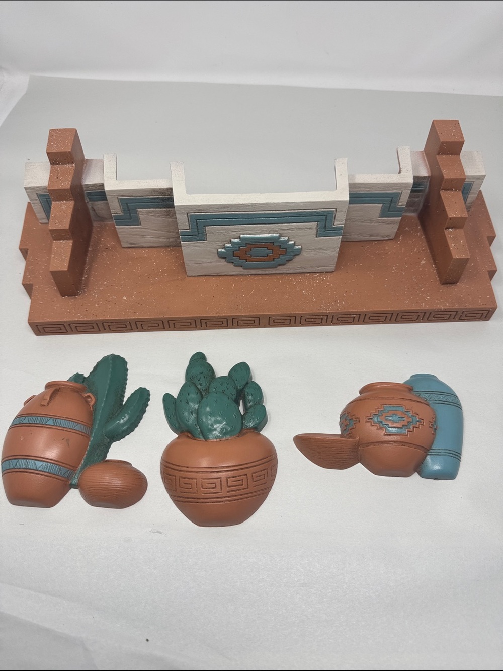 VINTAGE BURWOOD AZTEK SOUTHWESTERN WALL SHELF LOT CACTUS LOT OF 4 90S PLASTIC